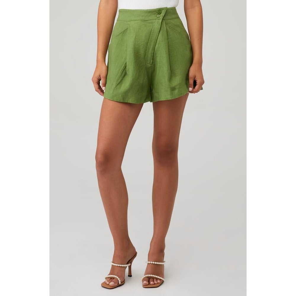 NWOT ASTR the Label Kerrigan Linen Shorts Small Green Coastal Resort Vacation